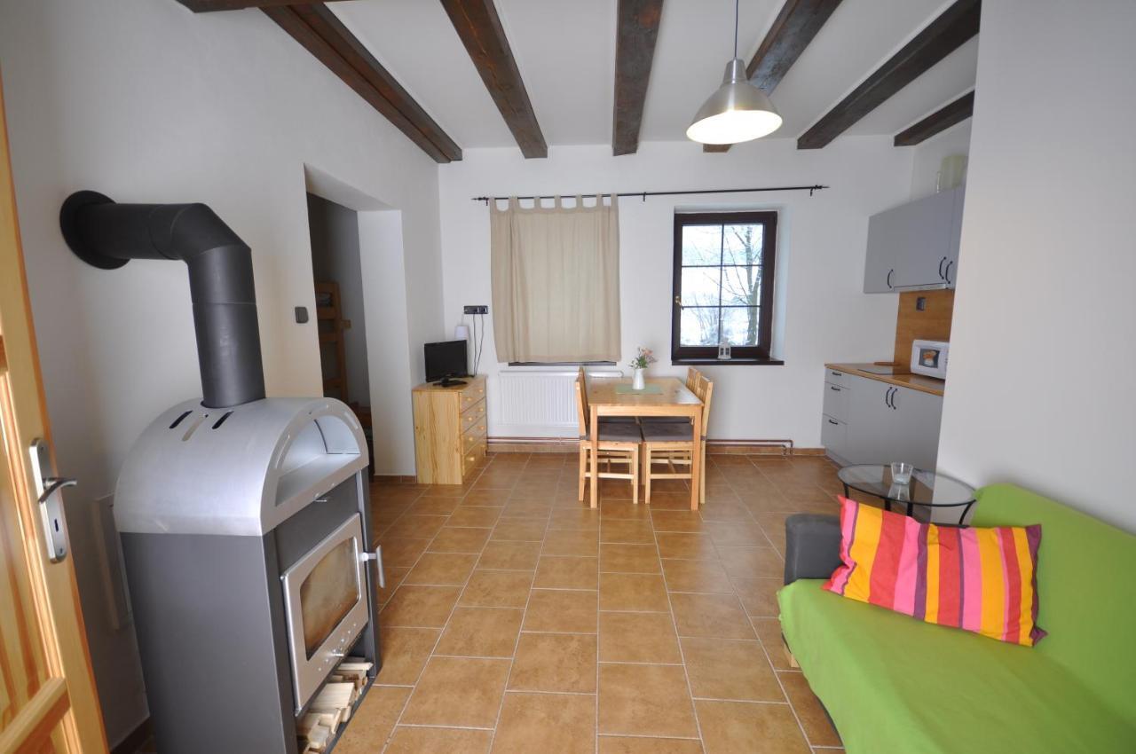 Apartmanove Ubytovani V Koutech โลชนา นาดเด เดสเนา ห้อง รูปภาพ