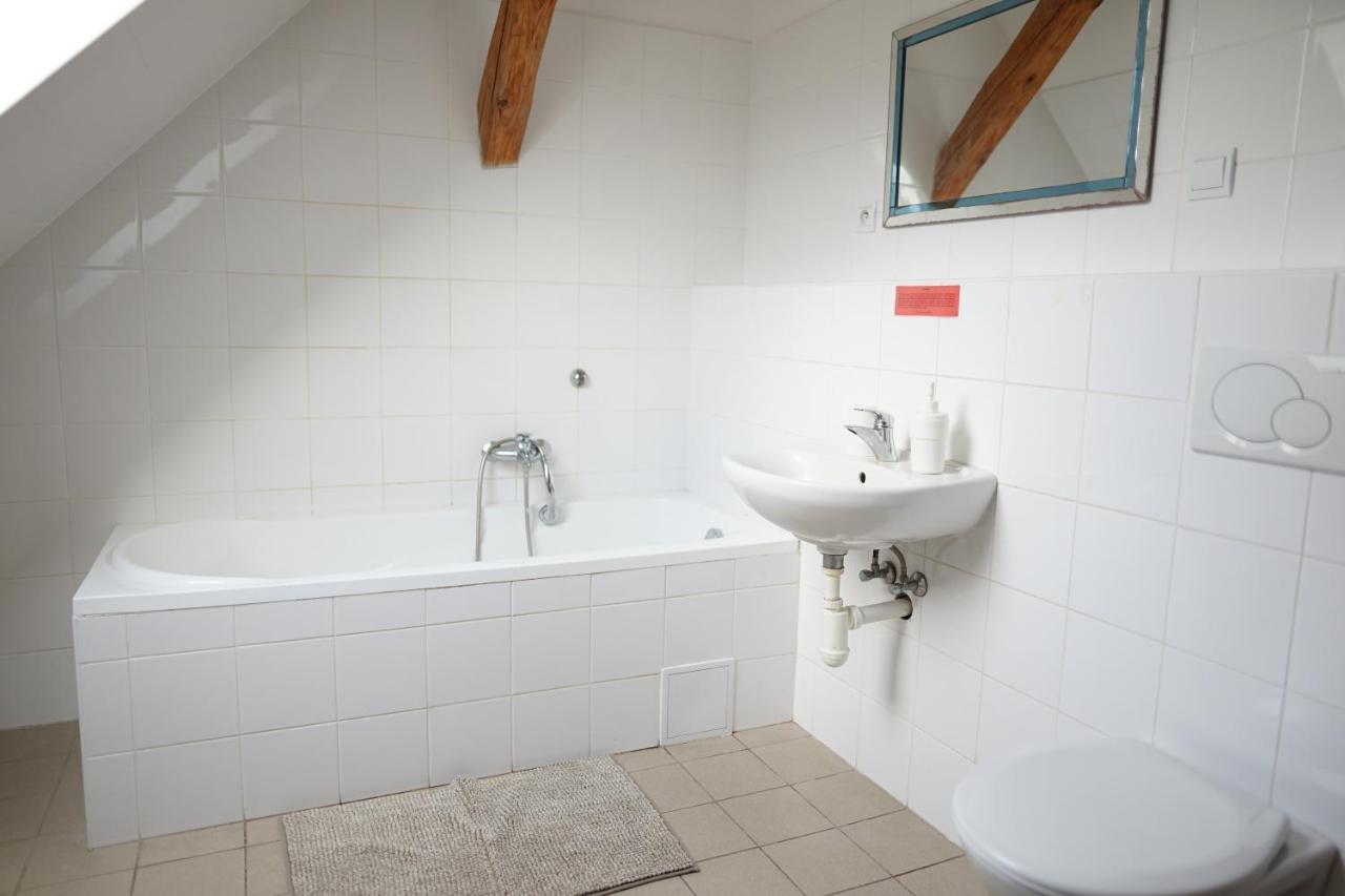 Apartmanove Ubytovani V Koutech โลชนา นาดเด เดสเนา ภายนอก รูปภาพ